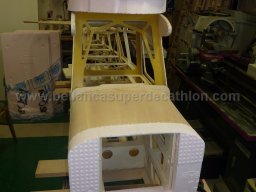 Engine cowl (48)